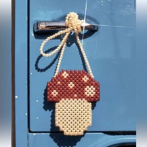 NWT ♥️🍄♥️ beaded faux pearl mushroom bag